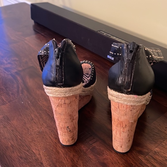 Black Jessica Simpson platform sandals - Picture 3 of 5